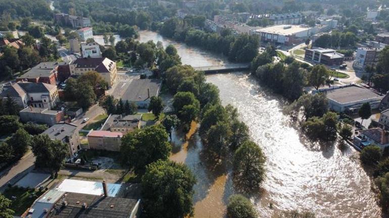 Polonyanın yardımına Bayraktar SİHA koştu Fırtınanın vurduğu bölgeler izleniyor