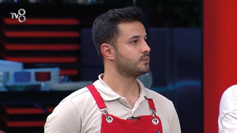 Masterchefte Mehmet Şef, Semihin hareketlerine çok sinirlendi: Seni buradan atarım