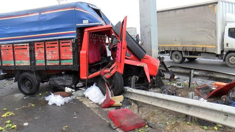 TEMde korkunç kaza: Aracın motoru yerinden koptu