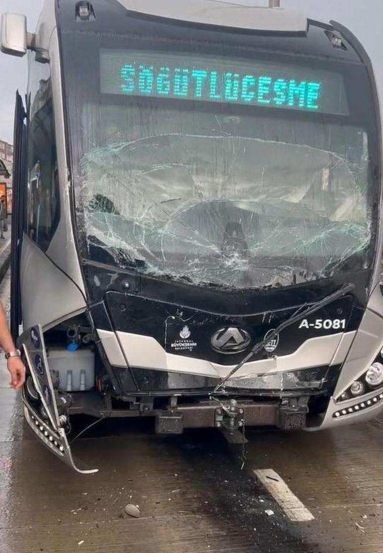 İstanbulda metrobüs kazası Yaralılar var