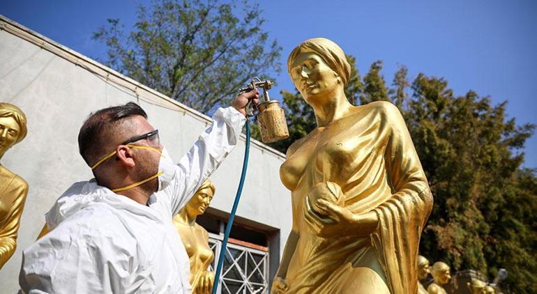 Bu yıl 61incisi düzenlenecek Altın Portakalın simgesi Antalya sokaklarında