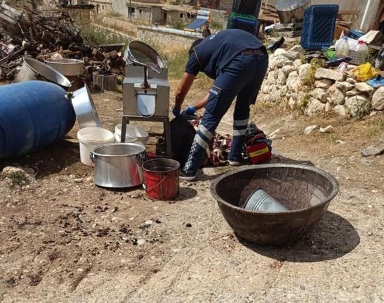 Pekmez cinayetinde baba, oğul ve geline acı veda