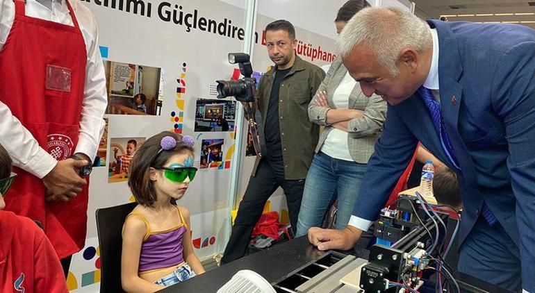 Kültür ve Turizm Bakanı Ersoy, Ankara Kültür Yolu Festivali sergilerini ziyaret etti