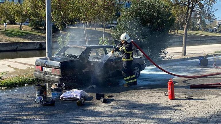 Yer: Çanakkale... Park halindeki otomobil alev alev yandı