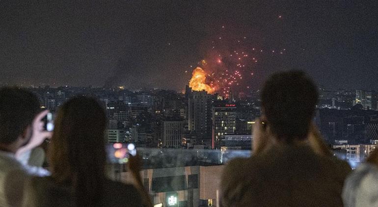 Son dakika: İsrail Beyrutu bombaladı CNN Türk kameraları o anları kaydetti