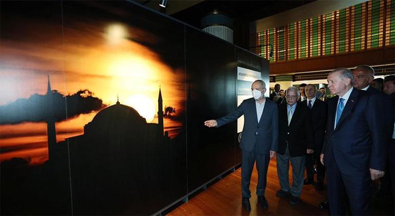 Cumhurbaşkanı Erdoğan Ayasofya Fotoğrafları sergisini gezdi