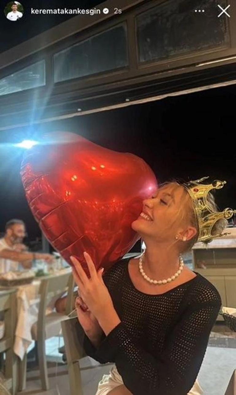 Melisa Döngelden Instagramdan yeni paylaşım Elbisesinin fiyatı ortaya çıktı