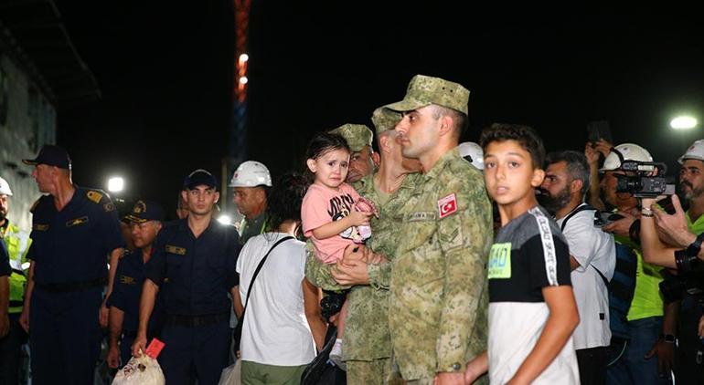 Son dakika: Beyruttan tahliye edilen vatandaşlar Türkiyeye ulaştı