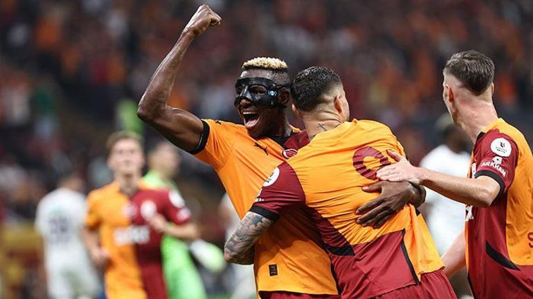 Galatasarayda Victor Osimhen menajeriyle görüştü Yönetimden transfer planı