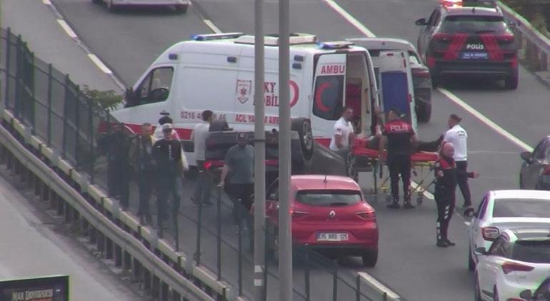 Şişli’de kontrolden çıkan otomobil ters döndü Trafikte yoğunluk oluştu