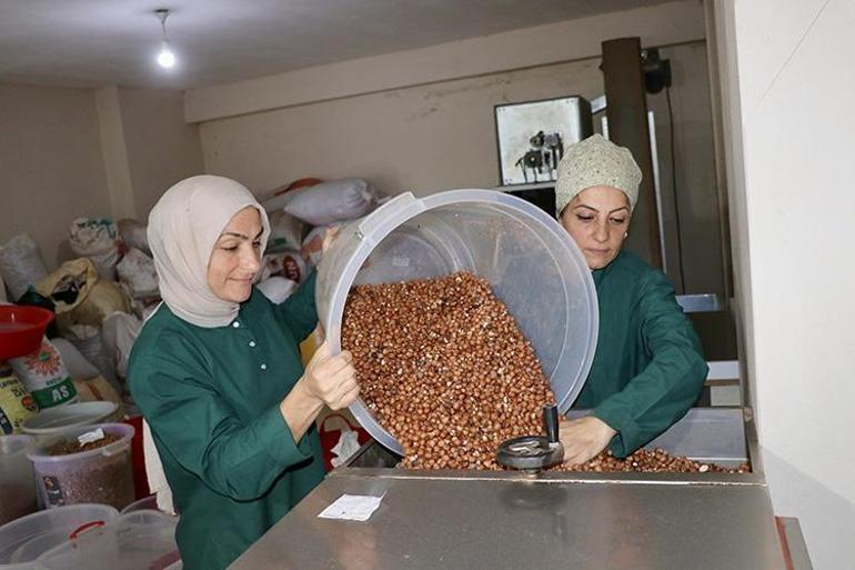 Evinde yıllardır fındık kavuruyordu, atölye kurdu