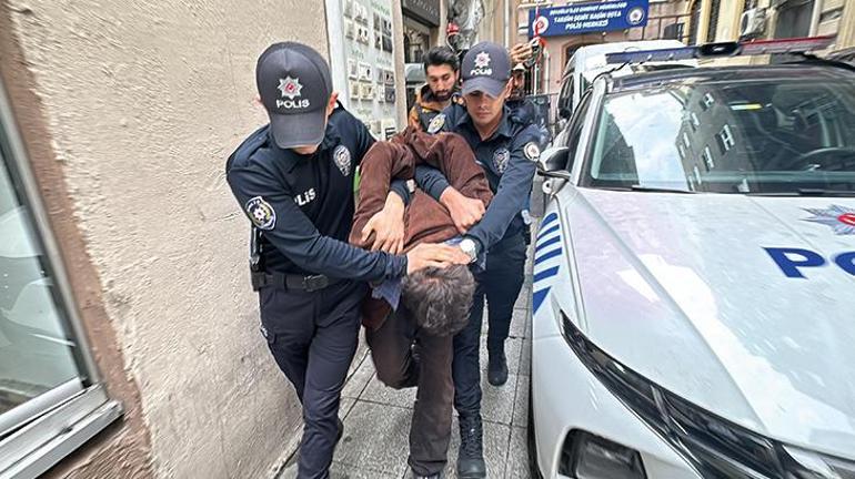 Beyoğlunda polise bıçakla saldırmıştı Kasten adam öldürmeye teşebbüs suçundan tutulandı