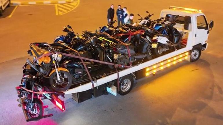 Bu görüntüler İstanbuldan Motosikletliler kaçtı, polis kovaladı