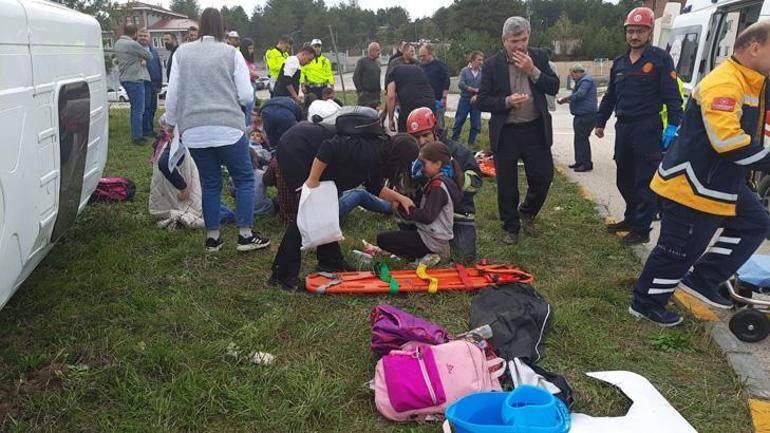 Kastamonuda okul servisi ile TIR çarpıştı Yaralılar var