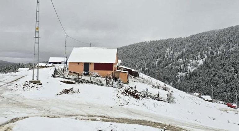 Meteoroloji uyarmıştı Kar kalınlığı 5 santimetreye ulaştı