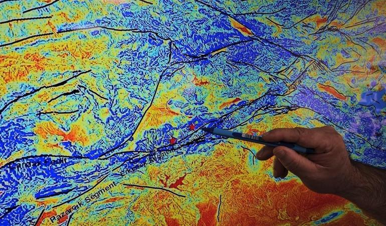 Bilinmeyen fay endişesi 5.9luk deprem sonrası gündemde: Devamı gelecek