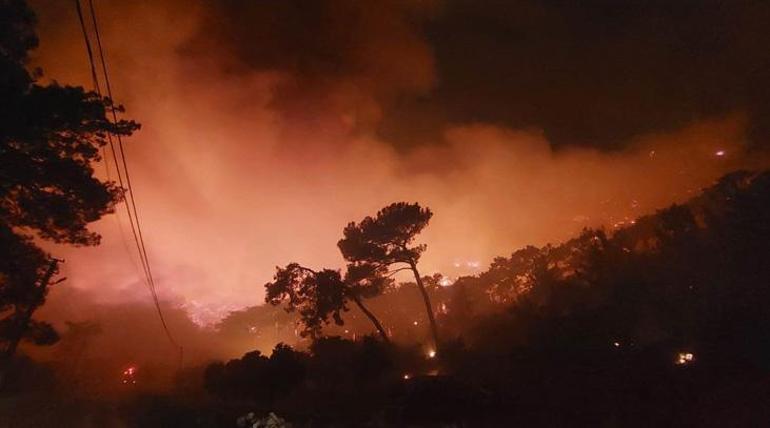 Muğla yanıyor 3 bölgede alevlerle mücadelede 12 saat geride kaldı