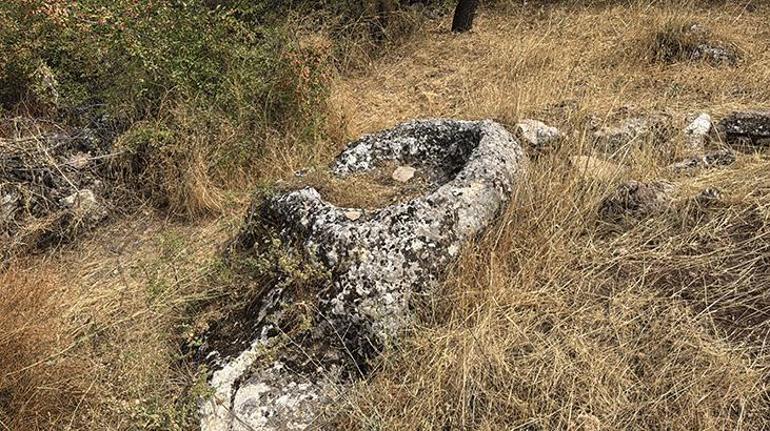 Doğa gezisi yaparken buldu Dev kayanın içinde inanılmaz keşif