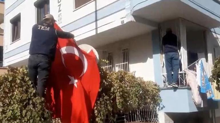 Yıpranmış bayrağı görünce alıp götürmüştü Hikayesi herkesi duygulandırdı