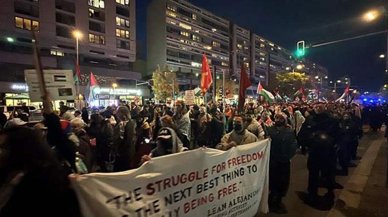 Biden Almanyada protesto edildi Joe Biden hoş gelmedi