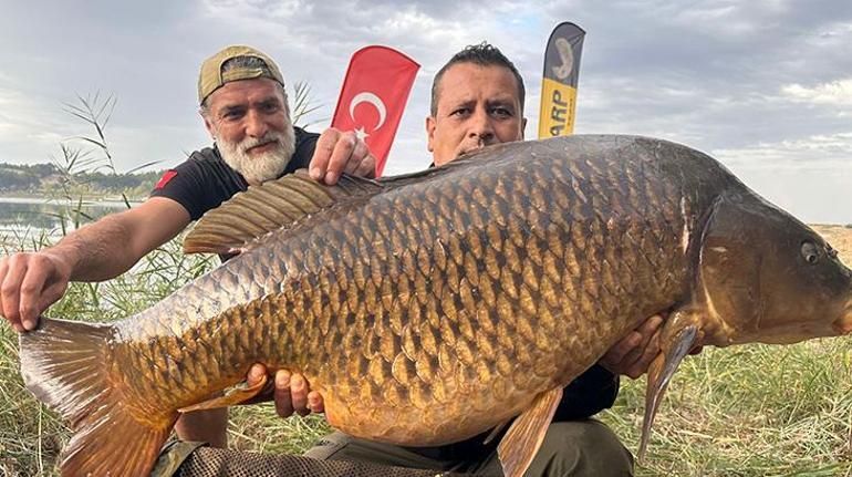 Türkiyede rekor büyüklükte balık oltasına takıldı: Bu zamana kadar hiç tutulmamış