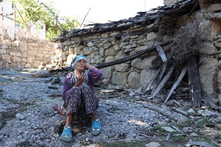 84 yaşındaki Gülistan nine Türkiyedeki son temsilcilerinden biri: Kimseye öğretemedim.