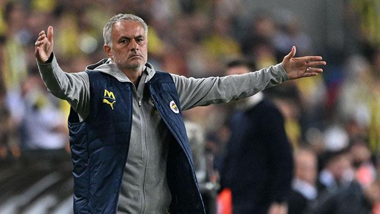 Manchester United maçında Fenerbahçenin kadrosu değişiyor Mourinho kararını verdi