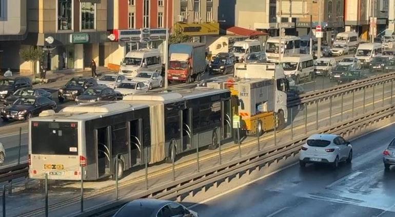 Yer: Avcılar 12 saat arayla iki metrobüs yangını