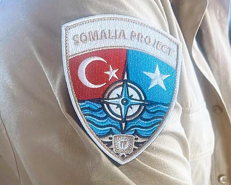 Somali’de denizde ve karada büyük arama