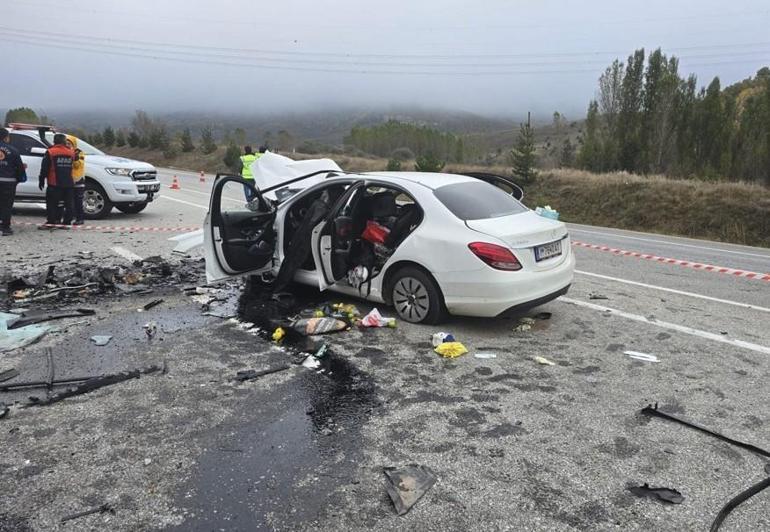 Son dakika: Erzincanda iki korkunç kaza: 8 ölü, 1 yaralı