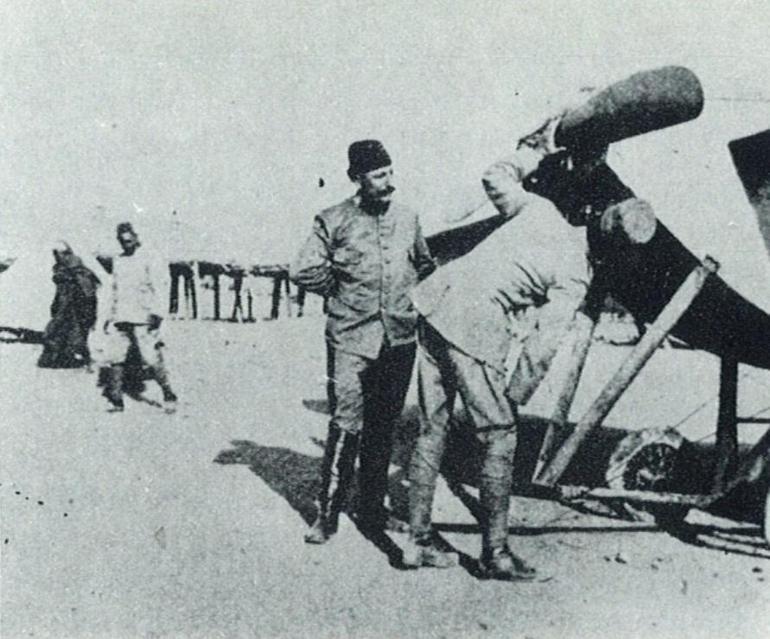 Savaş tarihinde böylesi görülmedi İlk Türkler başardı, harp uçağına ilginç tüfek taktiği