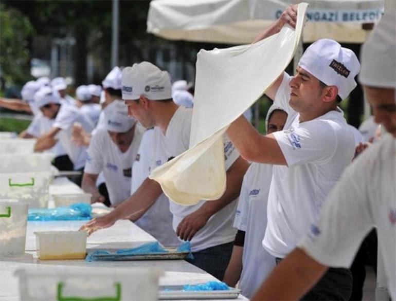 1 kamyon unla rekora Bursadan uzaya GPSli börek gönderdi: Elon Muska sözüm var