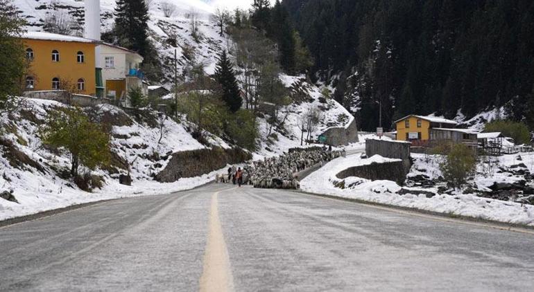 Son dakika... Meteoroloji tek tek uyardı Kar, sis, fırtına alarmı