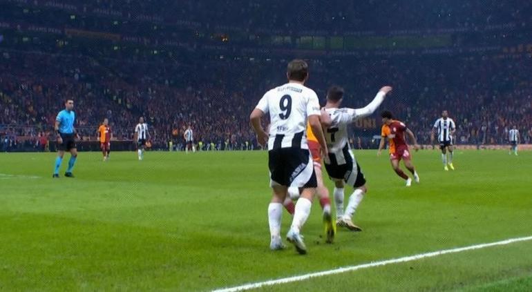 Galatasaray - Beşiktaş derbisine damga vuran pozisyonlara hakem yorumu: Yüzde 100 kırmızı kart