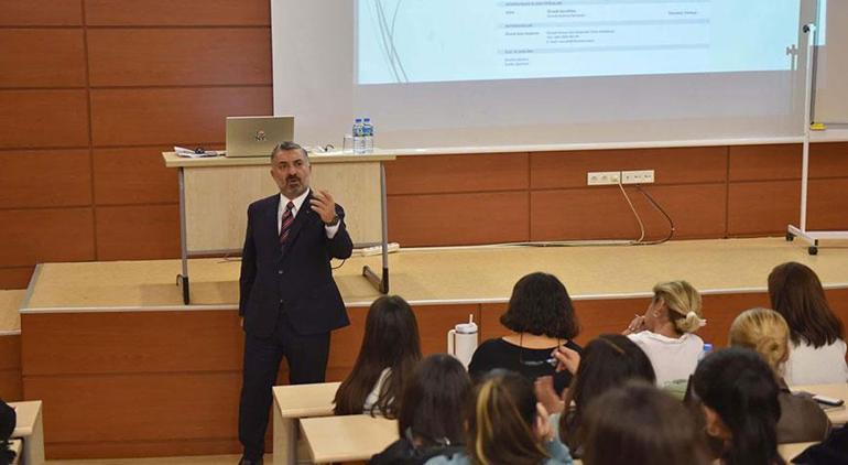 RTÜK Başkanı Şahin, iletişim fakültesi öğrencileri ile buluştu