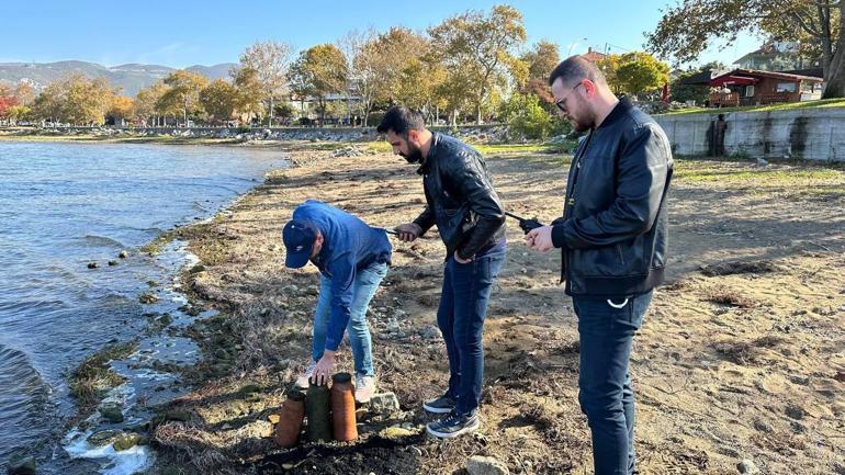 Göl suları çekildi, içinden çıkanlar şaşkına çevirdi: Ağzı kapalı 3 küp