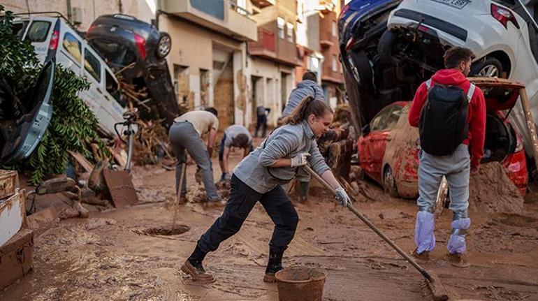 Avrupayı yerle bir etti: İspanyadaki sel felaketinde ölü sayısı 211e çıktı