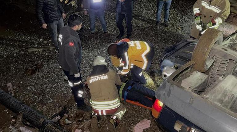 Düzcede feci kaza Yolu fark etmedi şantiyeye girip takla attı