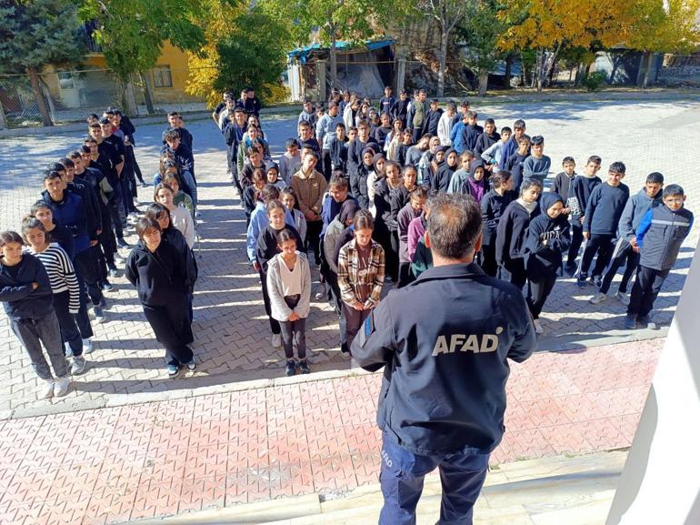 Vali talimat verdi Kentte kapı kapı gezip vatandaşlar uyarılıyor: Ne kadar çok insana ulaşırsak o kadar iyi