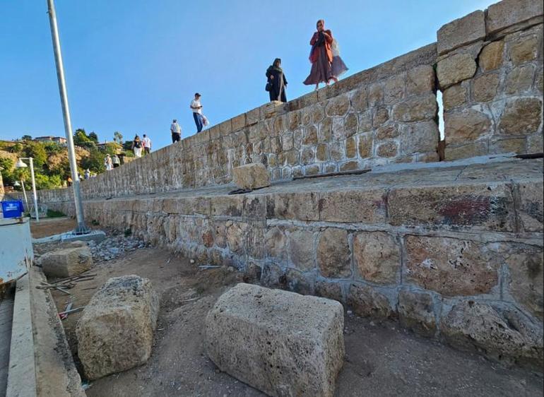 Her gün binlerce turist ziyaret ediyor Endişelendiren tablo: 300 kiloluk taşlar düşüyor