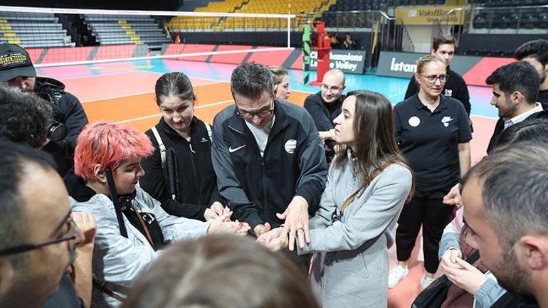 VakıfBanktan anlamlı proje Görme engellilere maç anlatıldı