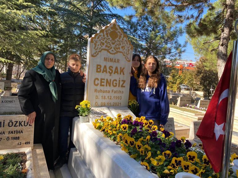 Samuray kılıçlı saldırıda ölen Başak Cengizin vefatının üzerinden 3 yıl geçti