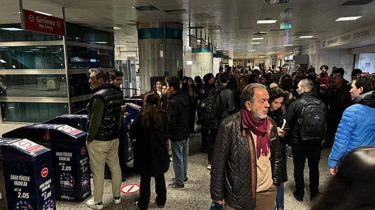 Geçici olarak kapatılan Yenikapı metro istasyonu yeniden açıldı