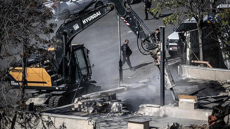 İsrail işgal altındaki Batı Şeriada bir Filistinlinin evini ruhsatsız olduğu iddiasıyla yıktı