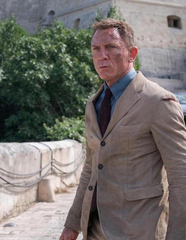 Dünyaca ünlü yıldızdan anlamlı hareket Daniel Craig rekor bağışla gönülleri fethetti