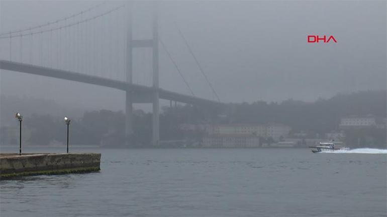 İstanbul Boğazı sise teslim oldu