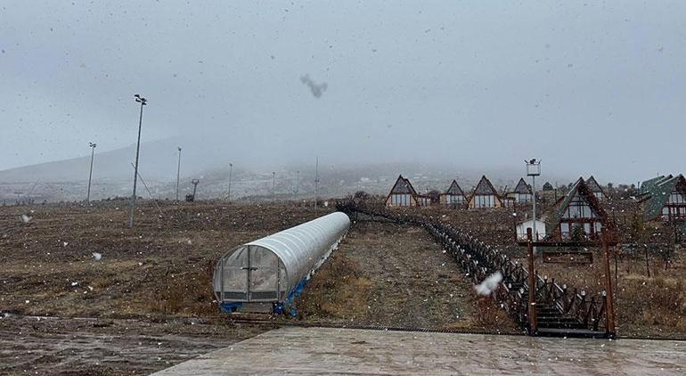 Kış etkisini göstermeye başladı, Sivas’ta Yıldız Dağı’na kar yağdı