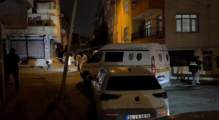 Bağcılarda maskeli grup polis otosuna taşla saldırdı