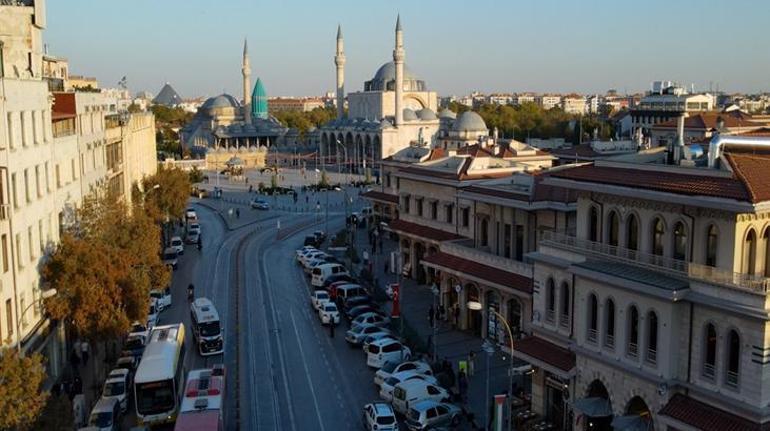 Bakan Kurumdan Konya paylaşımı Mevlana Meydanını özüne kavuşturduk