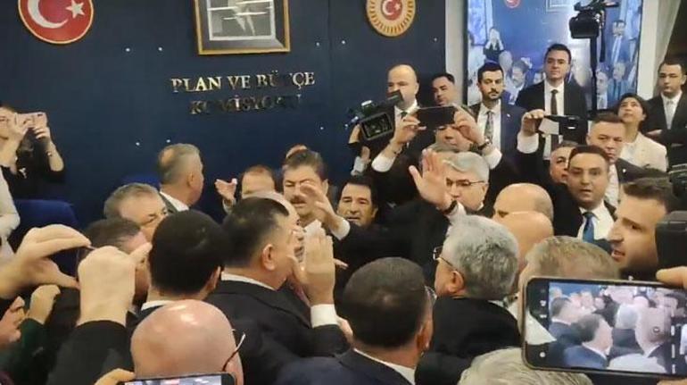 İçişleri bütçe görüşmesinde gerginlik CHPli vekiller Bakan Yerlikayanın girişini engellemek istedi